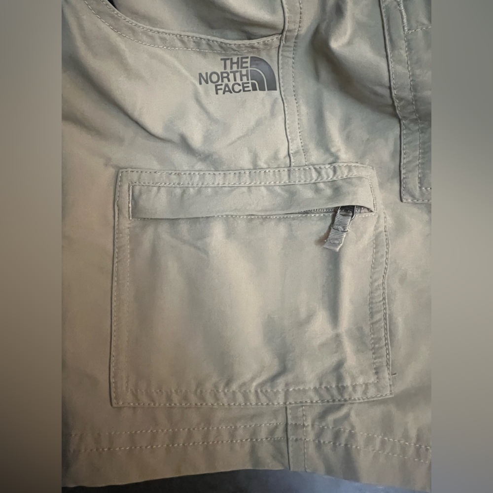 The North Face Women’s  khaki Shorts - Picture 12 of 13